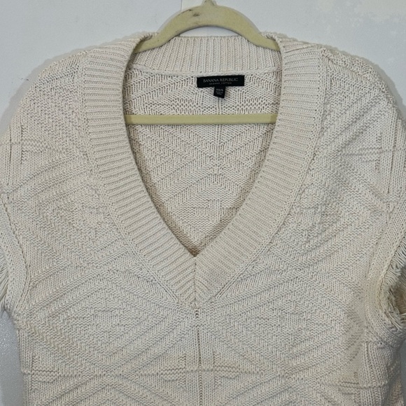 Banana Republic Heritage V-Pattern Sweater Vest Fringe Trim - Picture 6 of 14